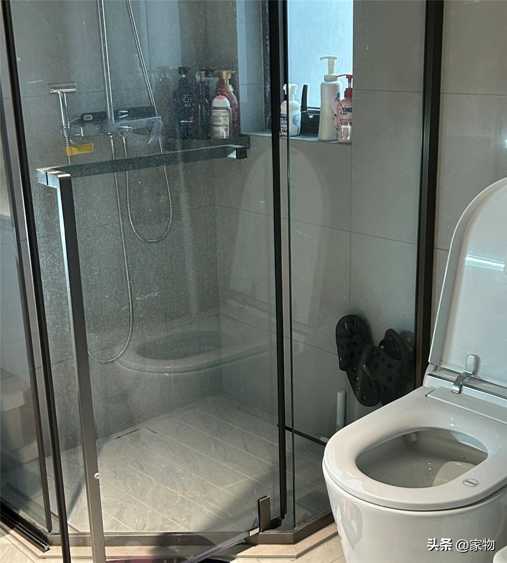 Một năm sau khi dọn nhà mới, tôi vô cùng hối hận vì đã chọn 7 món đồ phòng tắm vô dụng này!- Ảnh 3.