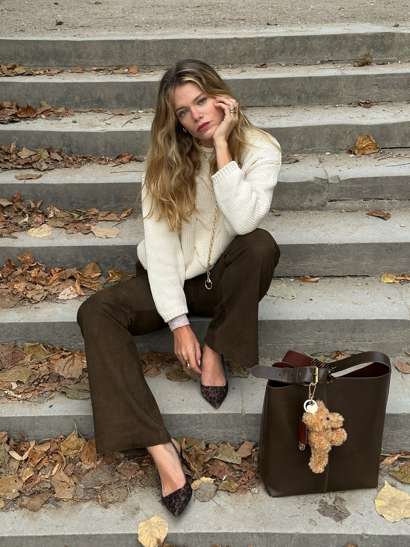 Phụ nữ Pháp mặc áo len đơn giản mà vẫn sang là vì họ ưu ái 5 kiểu dáng này- Ảnh 8.