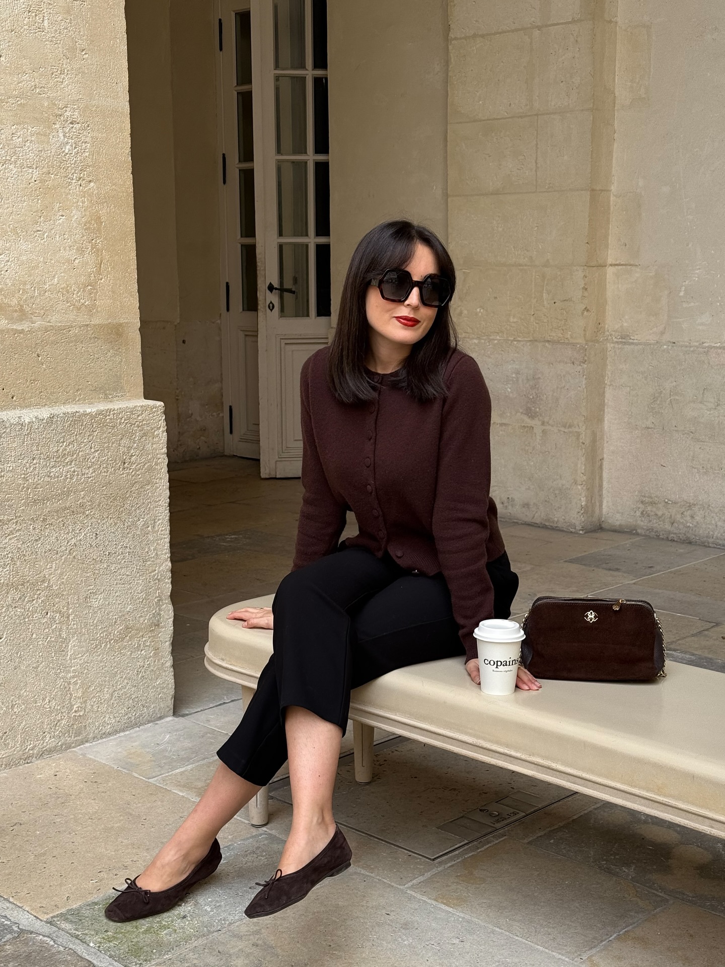 Phụ nữ Pháp mặc áo len đơn giản mà vẫn sang là vì họ ưu ái 5 kiểu dáng này- Ảnh 10.