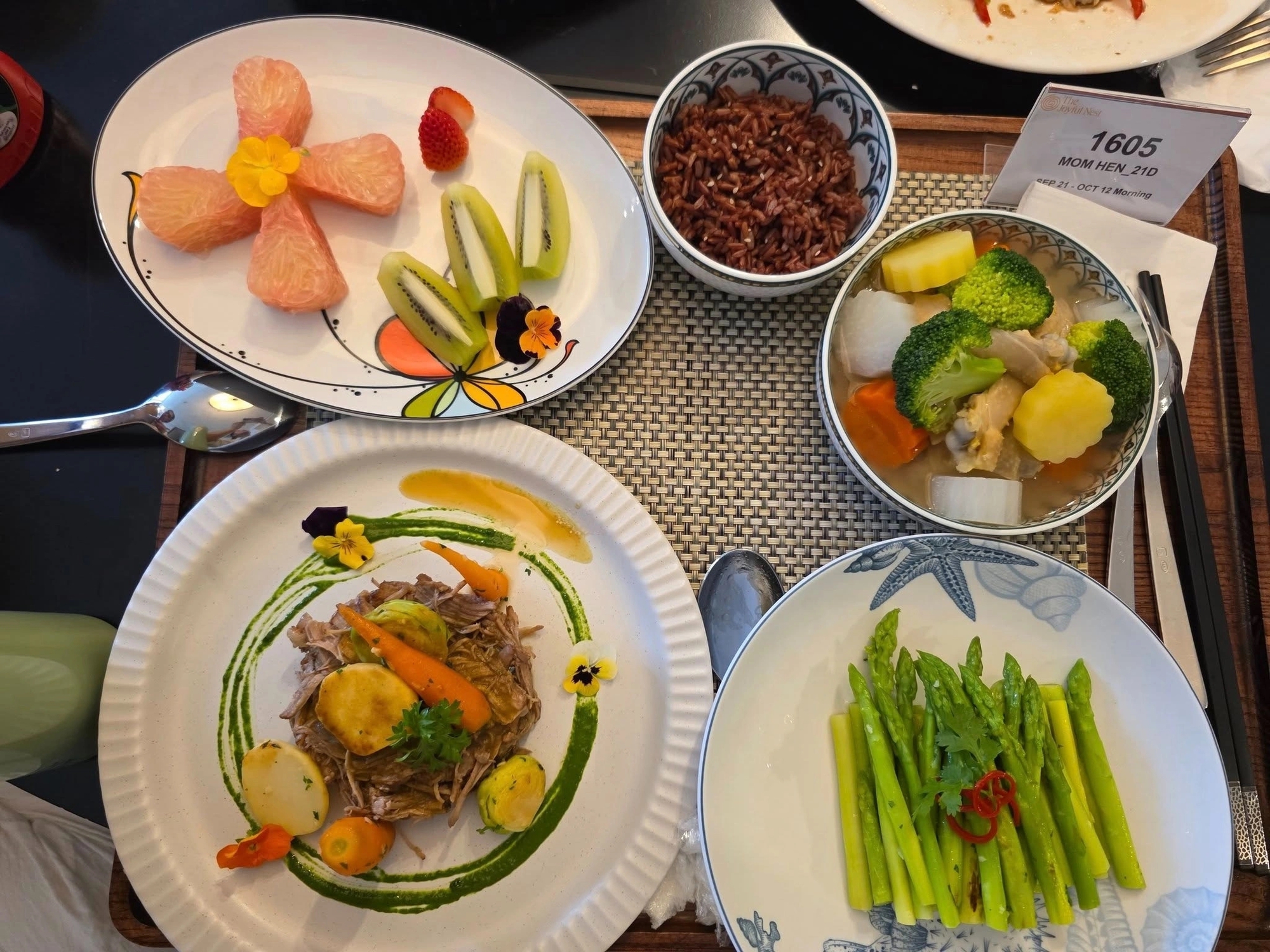 Bữa cơm đậm mùi tiền của H'Hen Niê- Ảnh 10.