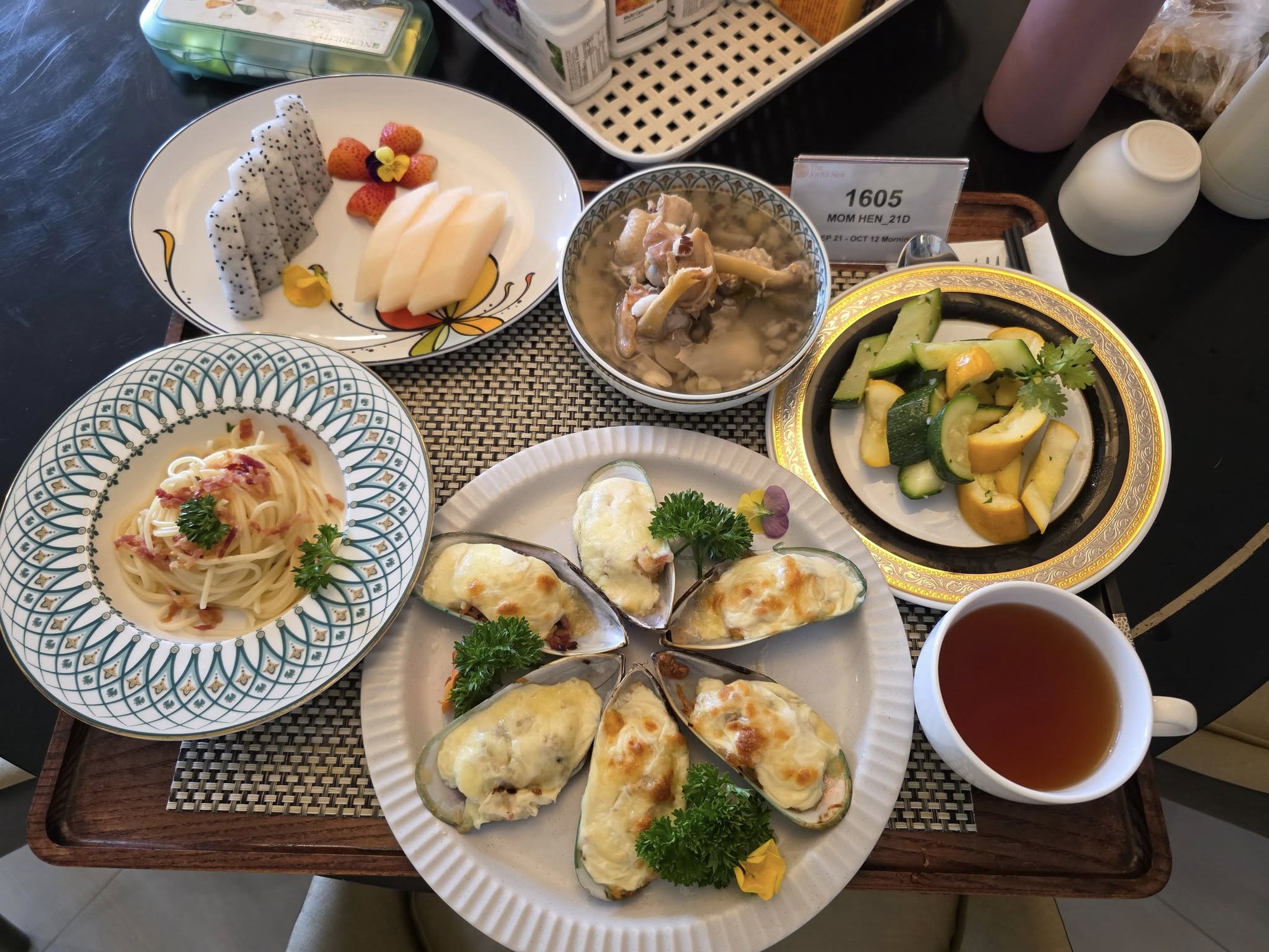 Bữa cơm đậm mùi tiền của H'Hen Niê- Ảnh 5.