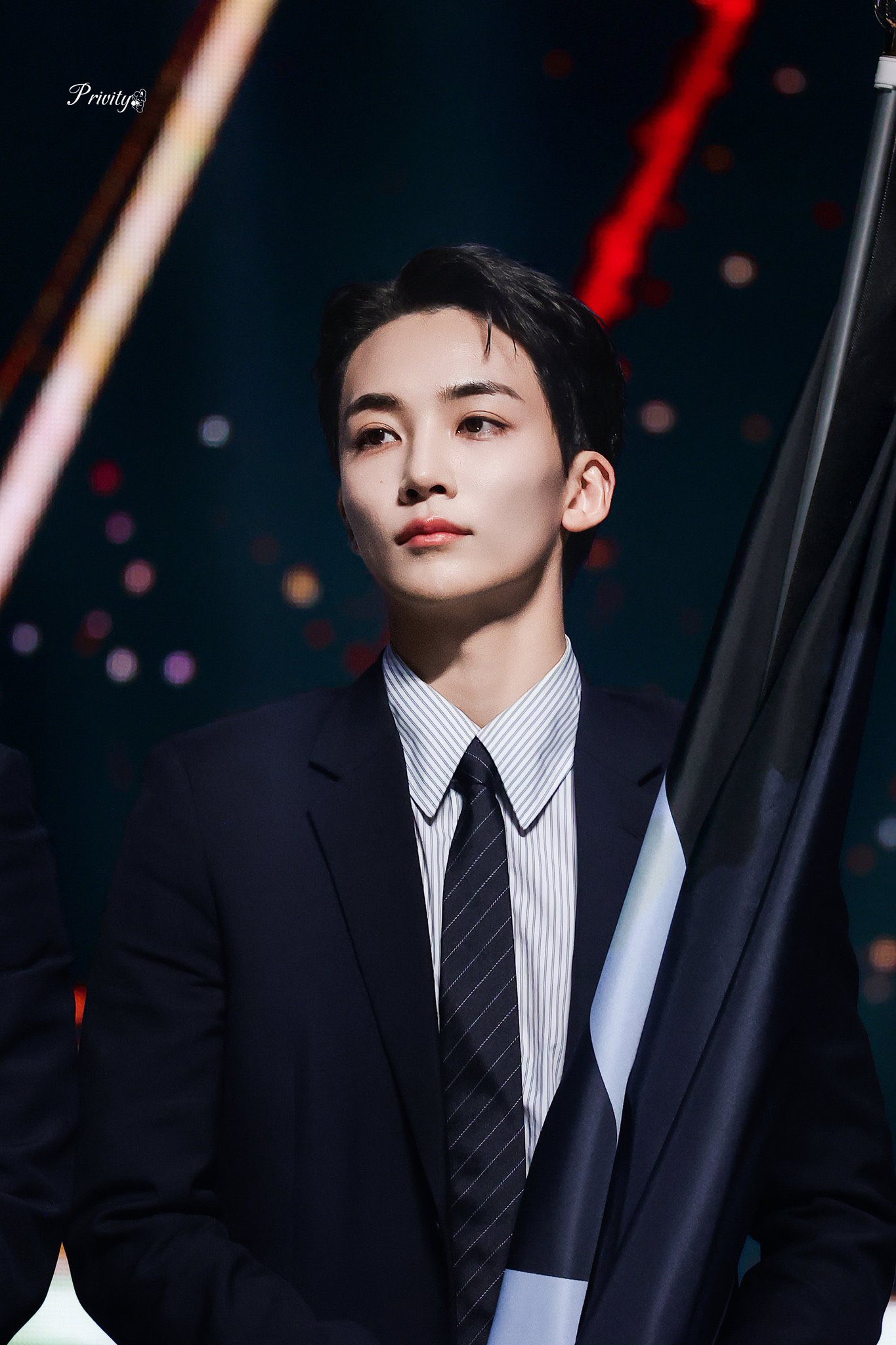 Mỹ nam đẹp đến mức sáng bừng cả Bộ Quốc phòng, ai nhìn cũng muốn đi nhập ngũ- Ảnh 12.