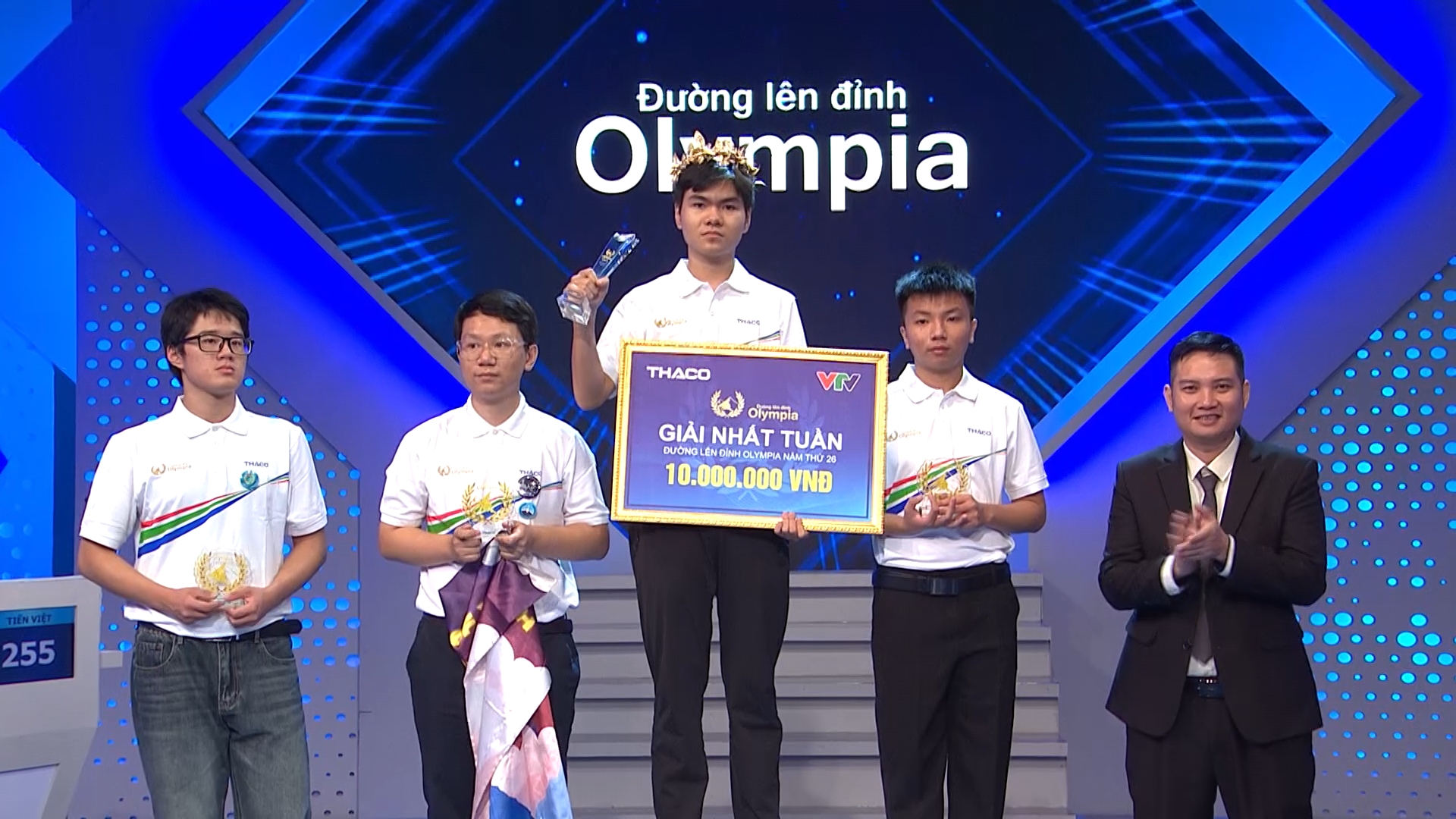 Nam sinh Bắc Ninh chiến thắng trận đầu tiên của Olympia năm thứ 26: Mở màn mùa mới căng như dây đàn đến phút cuối!- Ảnh 2. Nam sinh Bắc Ninh chiến thắng trận đầu tiên của Olympia năm thứ 26: Mở màn mùa mới căng như dây đàn đến phút cuối!- Ảnh 2.