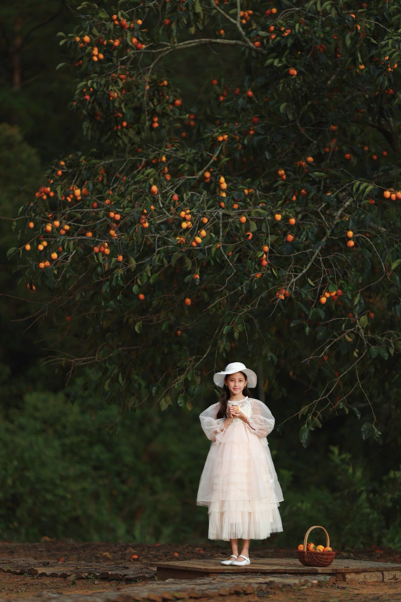 Hiếm hoi lắm con gái sao Việt này mới lộ diện: Đặt cạnh ái nữ Hà Kiều Anh nhan sắc 1 chín 1 mười, được dạy dỗ cũng khéo!- Ảnh 2. Hiếm hoi lắm con gái sao Việt này mới lộ diện: Đặt cạnh ái nữ Hà Kiều Anh nhan sắc 1 chín 1 mười, được dạy dỗ cũng khéo!- Ảnh 2.