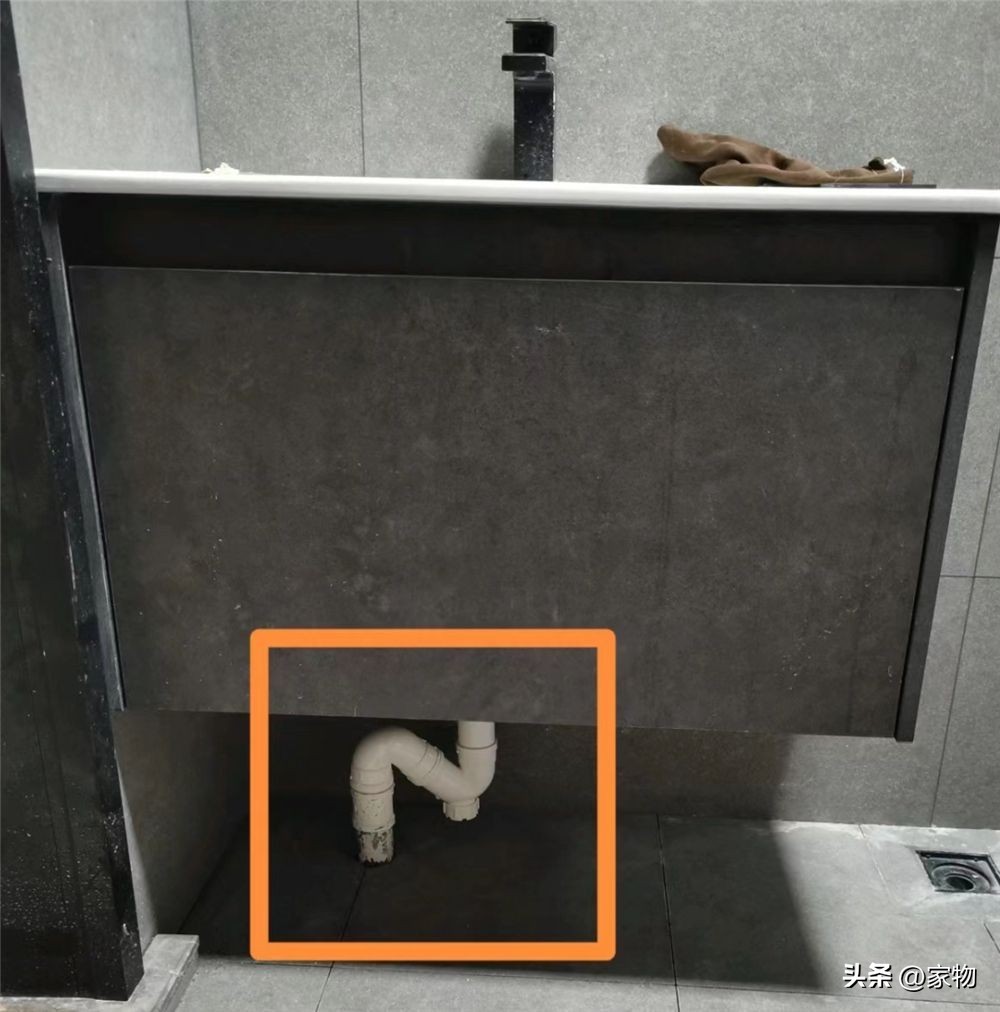 Một năm sau khi dọn nhà mới, tôi vô cùng hối hận vì đã chọn 7 món đồ phòng tắm vô dụng này!- Ảnh 2.