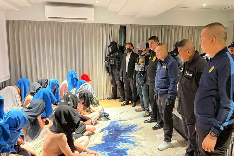 Đột kích tiệc ma tuý thác loạn của 29 người đàn ông đồng tính trong khách sạn hạng sang- Ảnh 1.