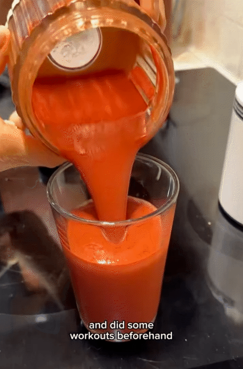 Mê mẩn làn da tuổi U70 của mẹ tôi: Bí quyết được cất trong tủ lạnh, sáng nào bà cũng mang ra dùng- Ảnh 14. Mê mẩn làn da tuổi U70 của mẹ tôi: Bí quyết được cất trong tủ lạnh, sáng nào bà cũng mang ra dùng- Ảnh 14.