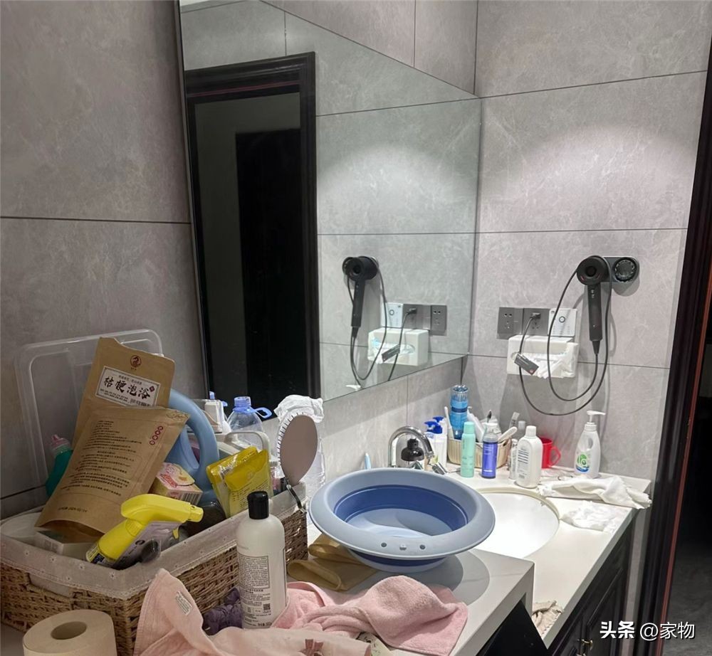 Một năm sau khi dọn nhà mới, tôi vô cùng hối hận vì đã chọn 7 món đồ phòng tắm vô dụng này!- Ảnh 1.