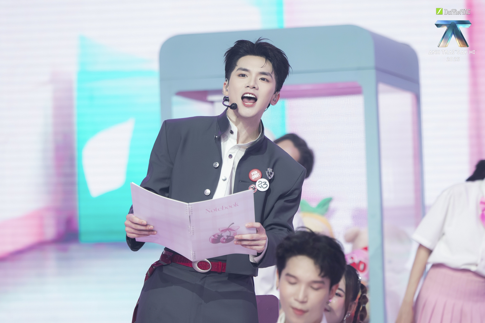 Hot nhất Live Stage 3 Anh Trai Say Hi: Tổ hợp 196 tuổi toàn đỉnh lưu Vpop nhưng hát nhạc meo meo kiểu Kpop- Ảnh 11.