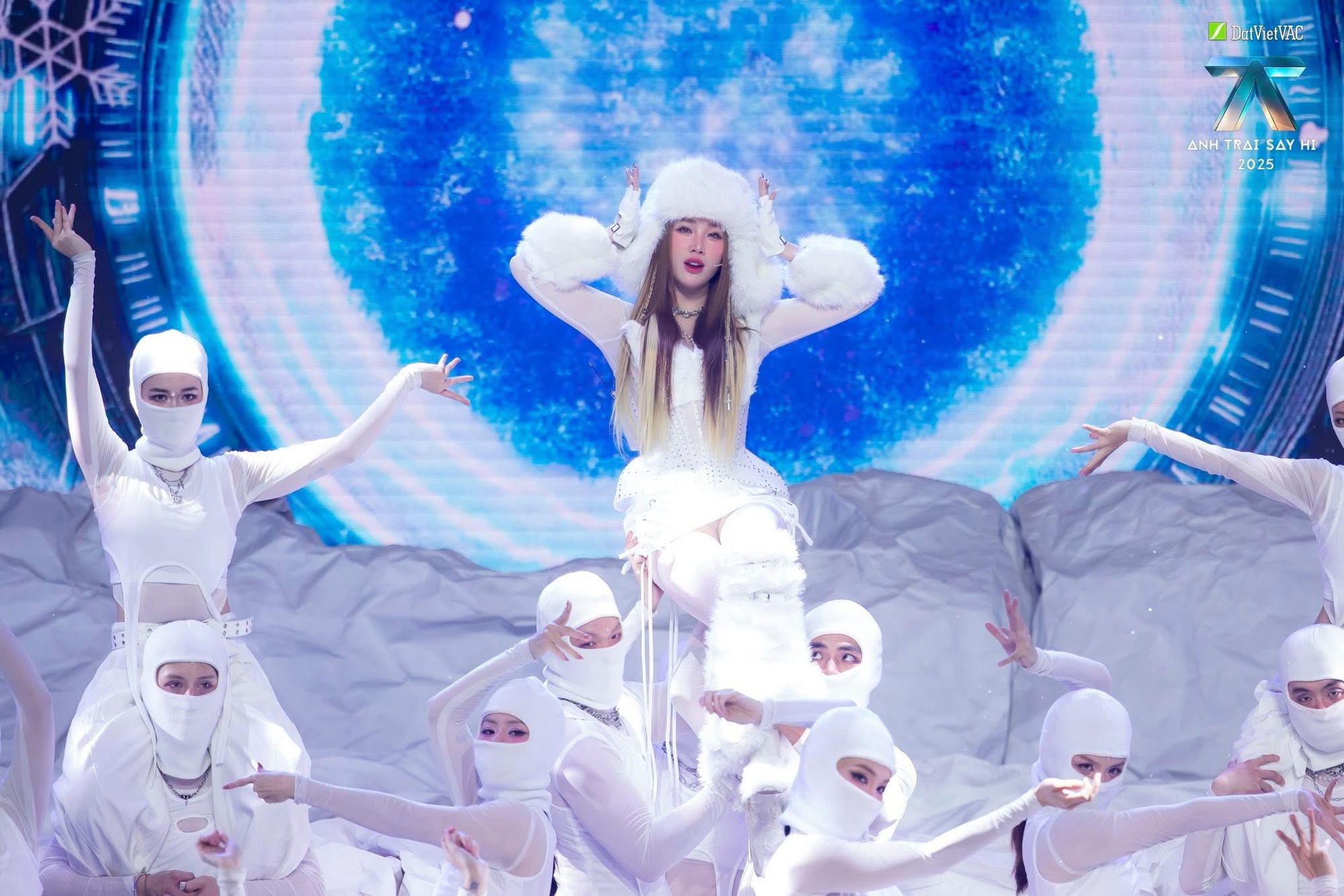 Bảo Thy đẹp hơn sau gần 2 thập kỷ- Ảnh 10.