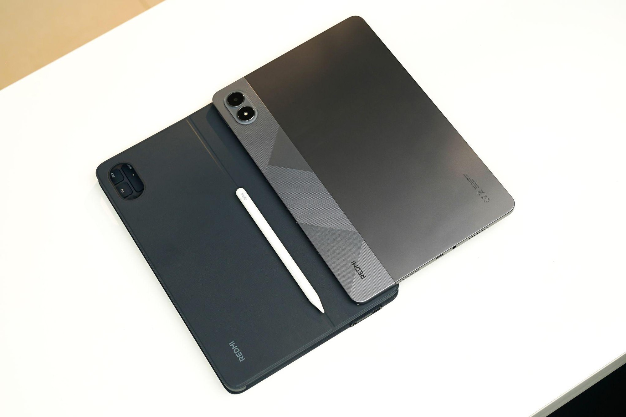 REDMI Pad 2 Pro 5G: Một ngày năng suất không giới hạn – thiết bị định hình lối sống linh hoạt của thế hệ mới- Ảnh 1.