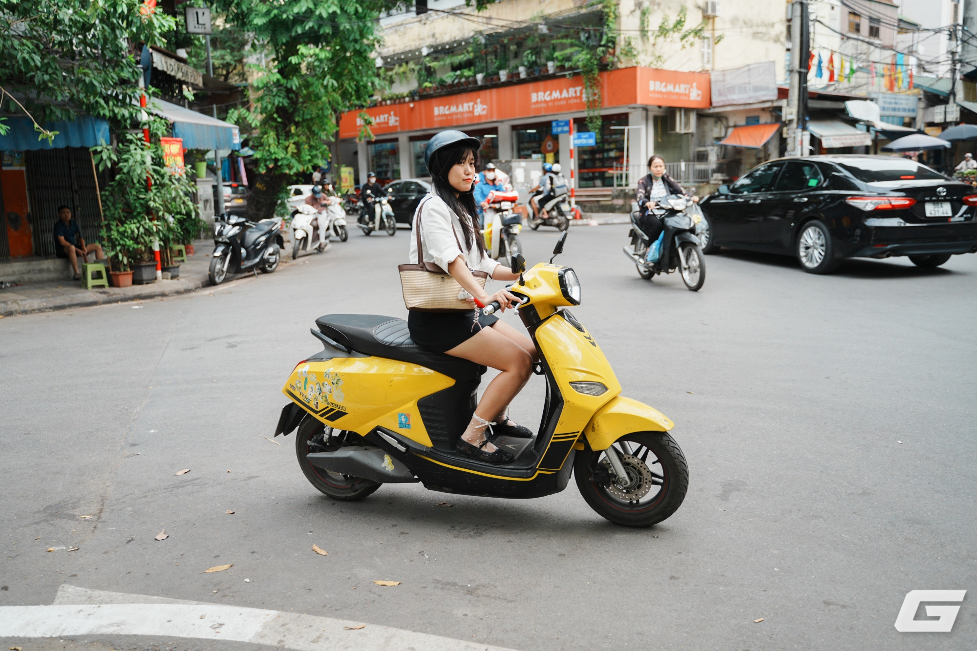 Nhiều gia đình Việt đã mua xe máy, ô tô điện thay xe xăng: Giải pháp thực tế hay xu hướng nhất thời?- Ảnh 3.