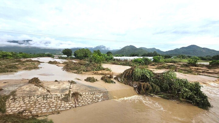 Hiện trường tan hoang sau vụ vỡ hồ chứa nước ở Lâm Đồng- Ảnh 4.