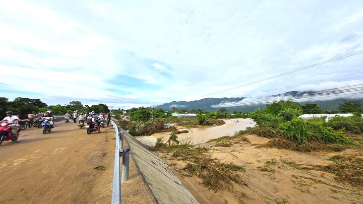 Hiện trường tan hoang sau vụ vỡ hồ chứa nước ở Lâm Đồng- Ảnh 7.