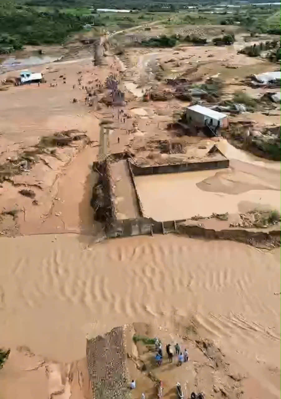 Vụ vỡ hồ chứa nước gây chết người ở Lâm Đồng: Chưa được cấp phép xây dựng- Ảnh 1.