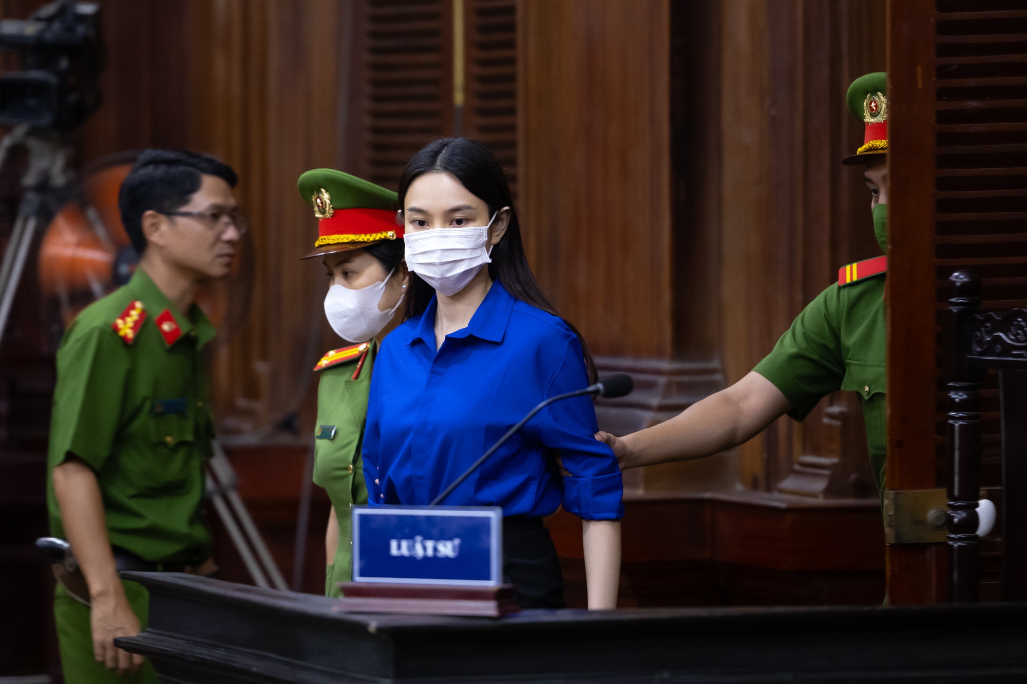 Chị gái Hoa hậu Đặng Thu Thảo có chia sẻ ẩn ý sau phiên tòa xét xử Thùy Tiên- Ảnh 5. Chị gái Hoa hậu Đặng Thu Thảo có chia sẻ ẩn ý sau phiên tòa xét xử Thùy Tiên- Ảnh 5.