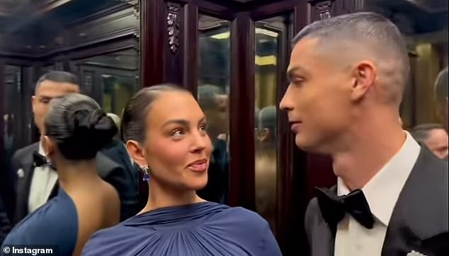 Ronaldo cùng vợ sắp cưới cực tình tứ khi tới Nhà trắng dự tiệc cùng Tổng thống Donald Trump- Ảnh 3. Ronaldo cùng vợ sắp cưới cực tình tứ khi tới Nhà trắng dự tiệc cùng Tổng thống Donald Trump- Ảnh 3.