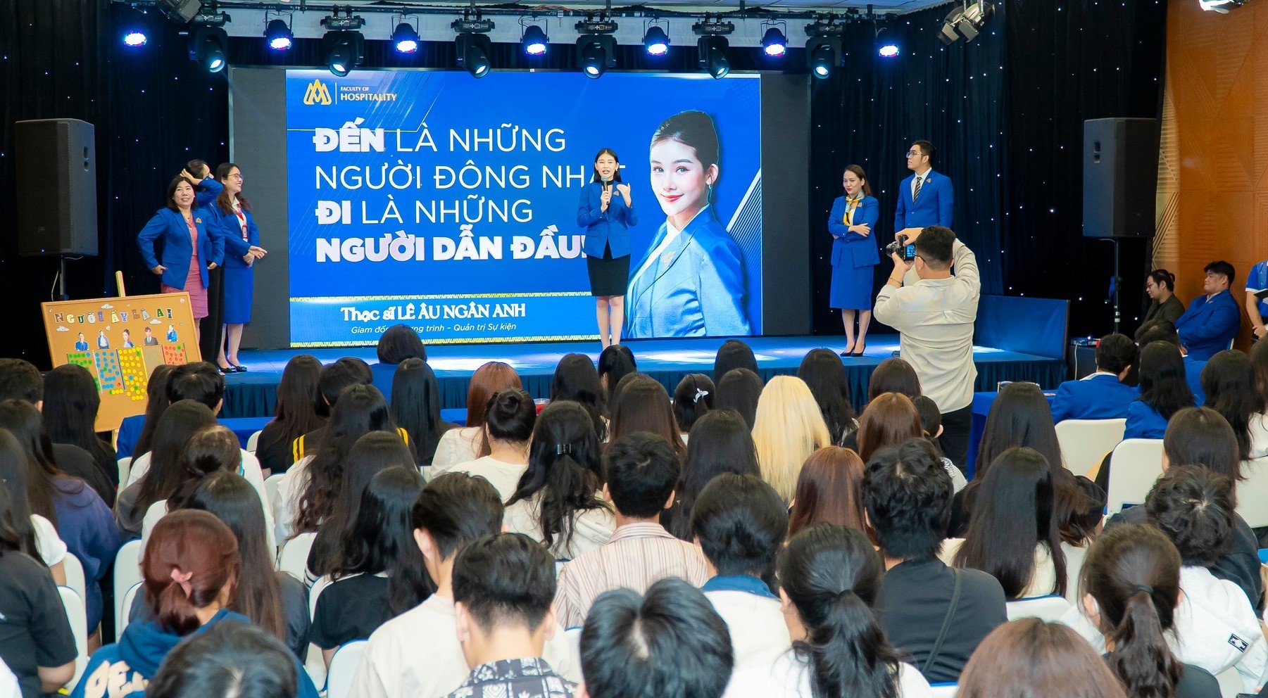 Khi hoa hậu làm giảng viên, tiết học sẽ như thế nào?- Ảnh 6. Khi hoa hậu làm giảng viên, tiết học sẽ như thế nào?- Ảnh 6.