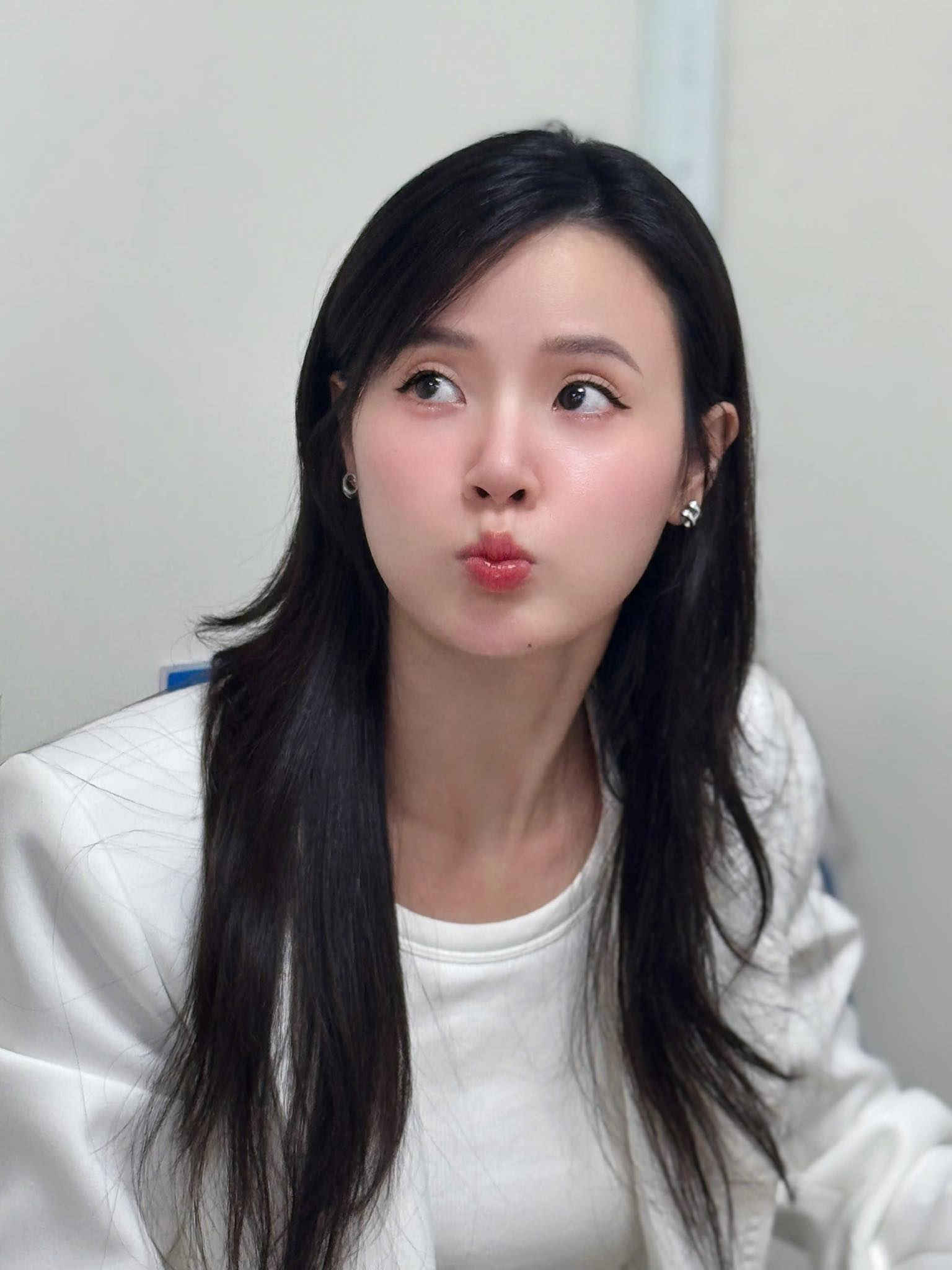 Vbiz có 1 mỹ nhân sáng làm cô giáo, tối lên đồ đi quẩy: U40 mà trẻ hơn học sinh mới đáng nể- Ảnh 5. Vbiz có 1 mỹ nhân sáng làm cô giáo, tối lên đồ đi quẩy: U40 mà trẻ hơn học sinh mới đáng nể- Ảnh 5.