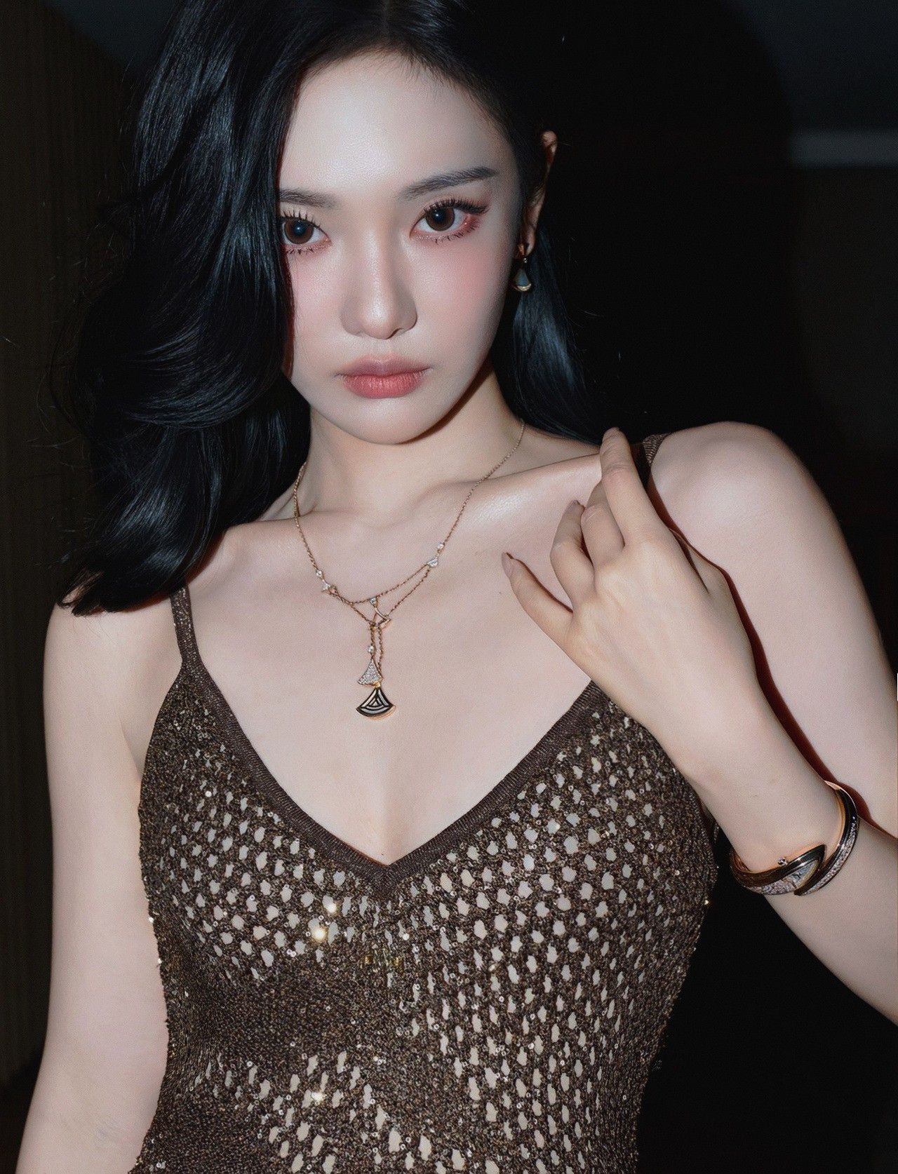 Nữ ca sĩ bị gần 90.000 người đệ đơn cấm diễn- Ảnh 1.