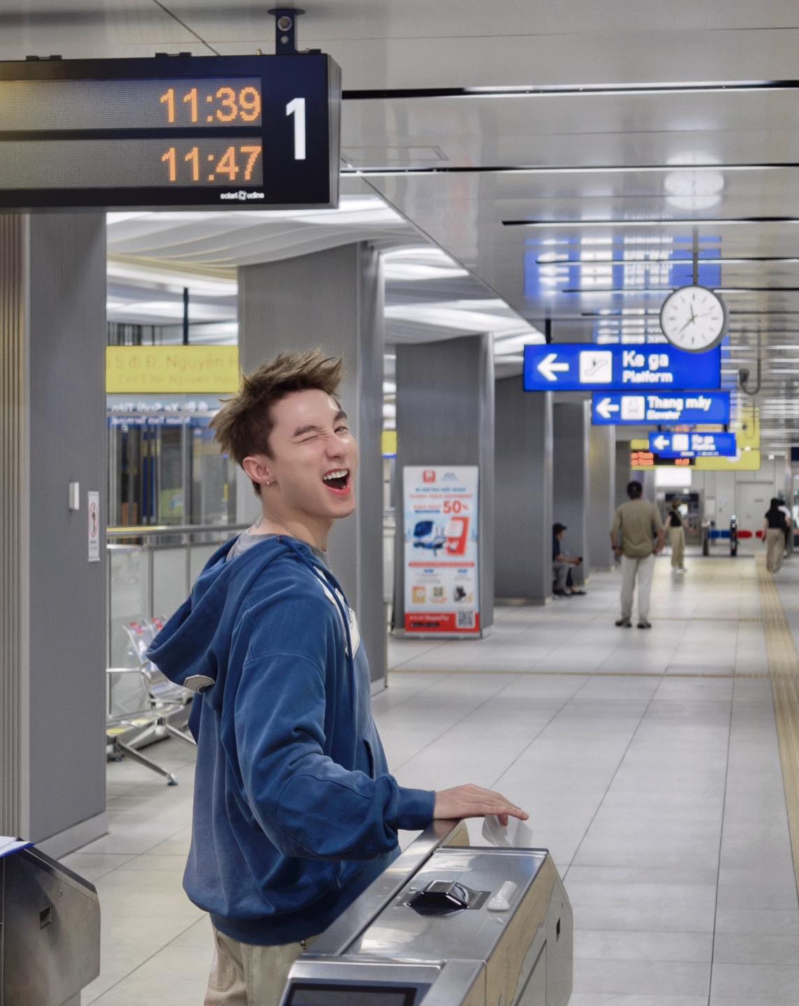 Kỹ năng tàng hình của Sơn Tùng- Ảnh 10.