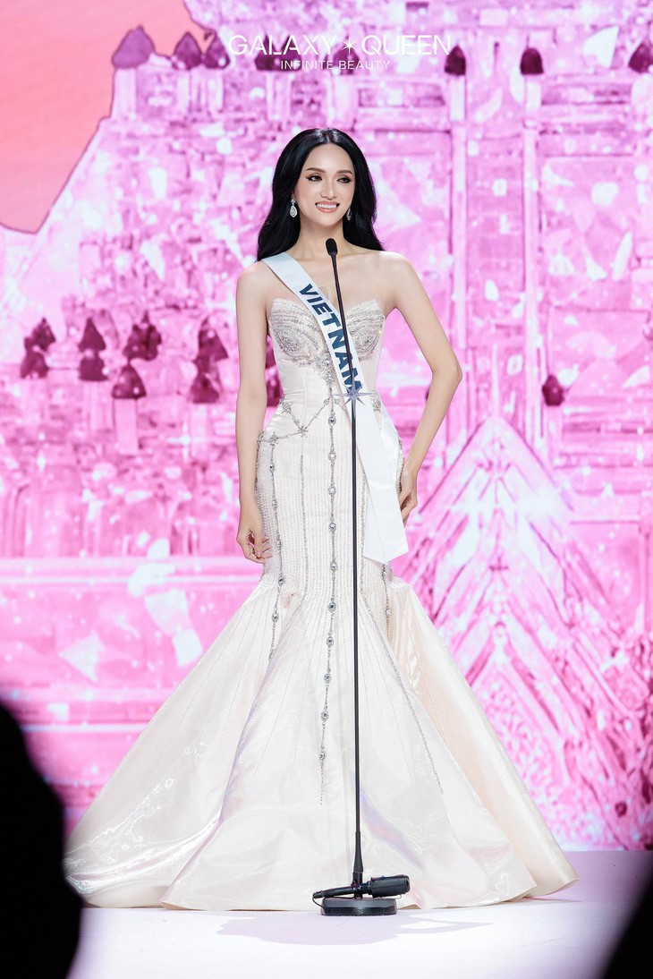 Dàn sao Việt sang Thái ủng hộ Hương Giang: Khí thế hừng hực trước thềm Chung kết Miss Universe!- Ảnh 11. Dàn sao Việt sang Thái ủng hộ Hương Giang: Khí thế hừng hực trước thềm Chung kết Miss Universe!- Ảnh 11.