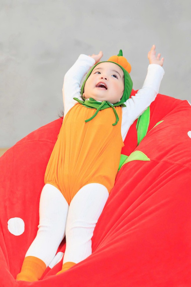 Không thể rời mắt khỏi Lisa nhà Khánh Thi - Phan Hiển, loạt ảnh đời thường gây sốt vì đáng yêu như hoạt hình- Ảnh 9.