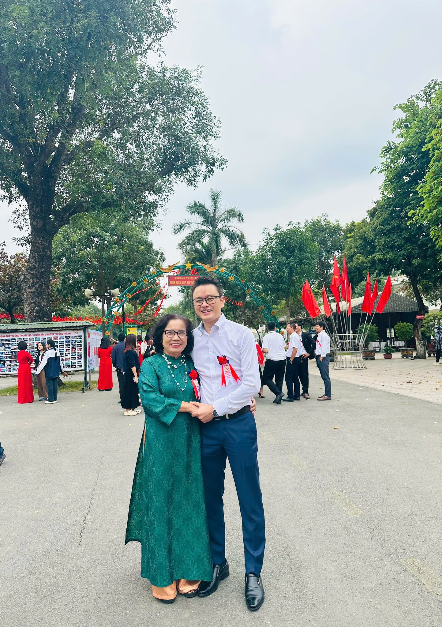 Nam sinh từng bị thầy cô phạt nặng vì đi đánh nhau giờ xuất hiện trên TV mỗi ngày, từng giữ vai trò quan trọng tại A80- Ảnh 4.