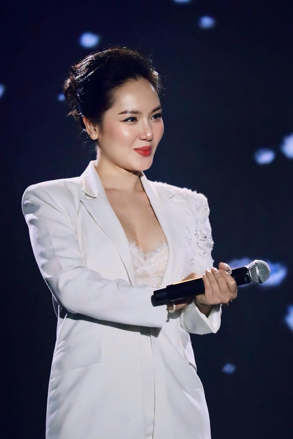 Hà Anh Tuấn khiến mỹ nhân đẹp bậc nhất Vbiz “luỵ lên luỵ xuống”, ghen tuông ra mặt- Ảnh 7.