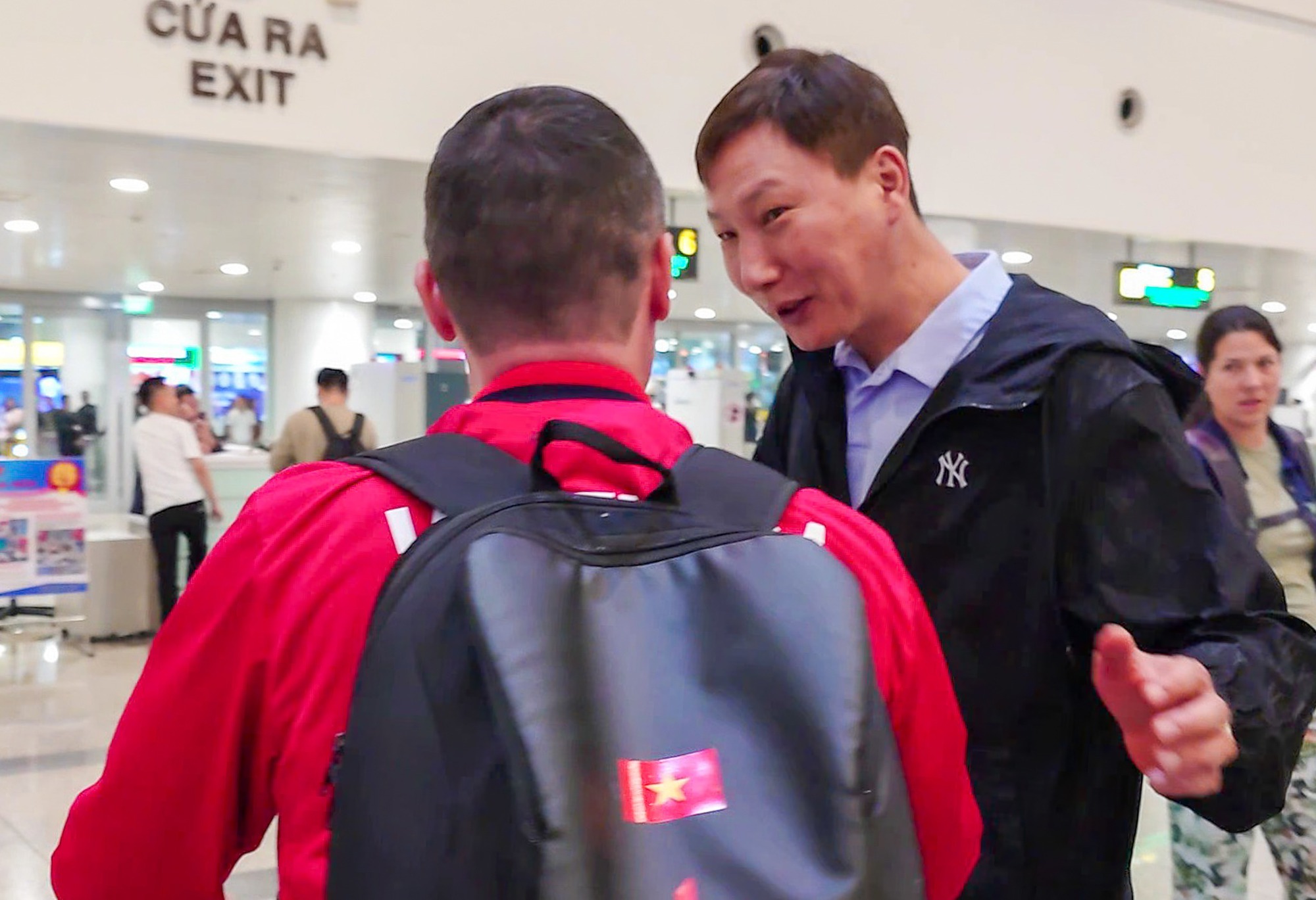 Đội tuyển Việt Nam về nước, khép lại năm 2025!- Ảnh 1.