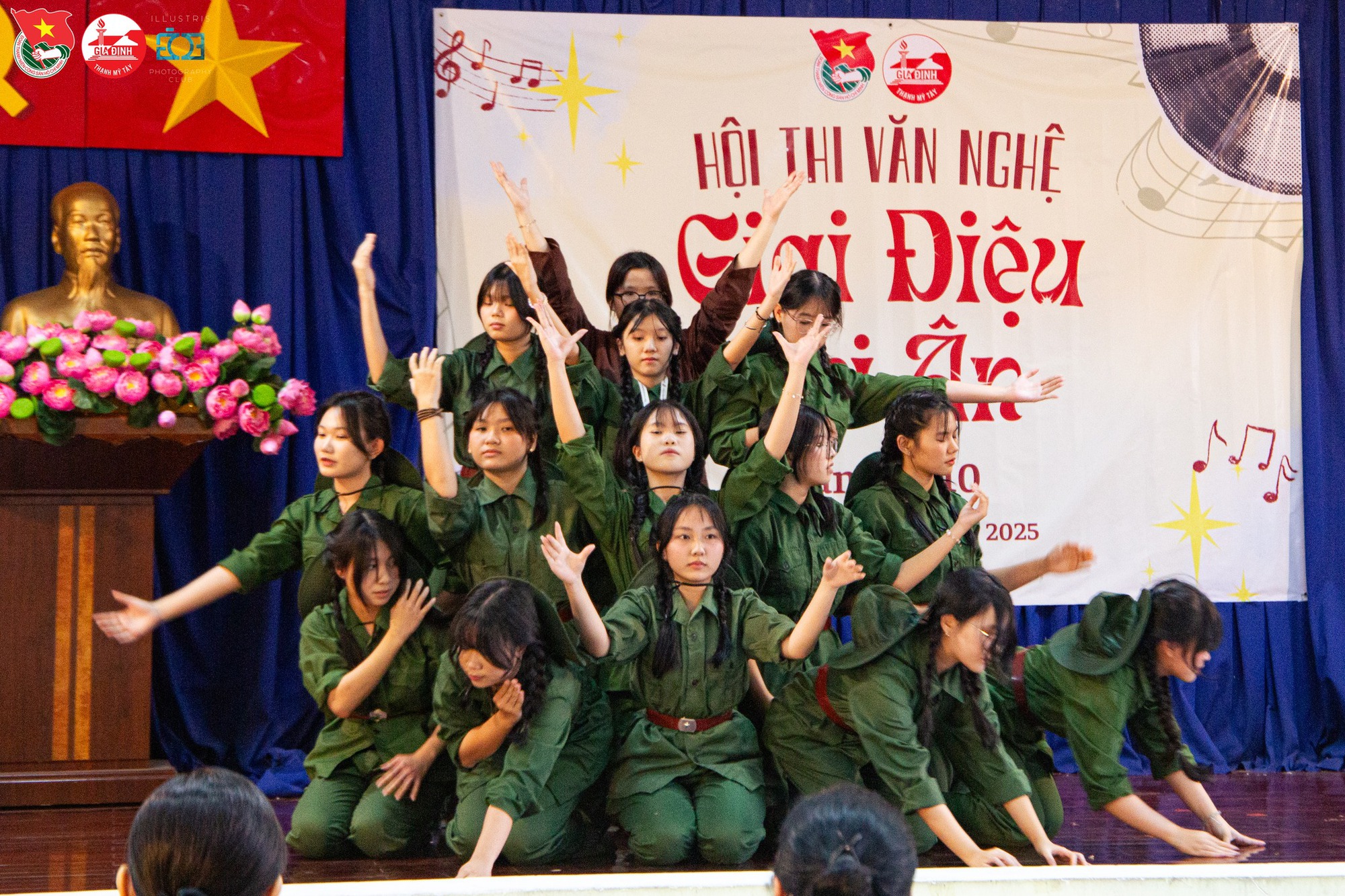 Cả nước chào mừng ngày Nhà giáo Việt Nam 20/11: Đơn giản, nhanh gọn nhưng không khí khó quên thôi rồi!- Ảnh 34.