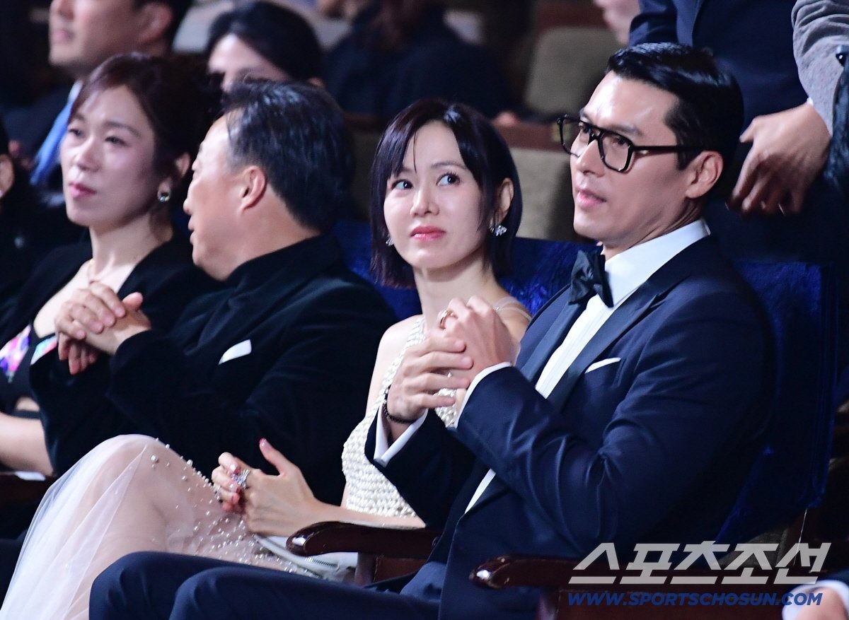 Hyun Bin và Son Ye Jin đang sống 1 cuộc đời như tiểu thuyết- Ảnh 2. Hyun Bin và Son Ye Jin đang sống 1 cuộc đời như tiểu thuyết- Ảnh 2.