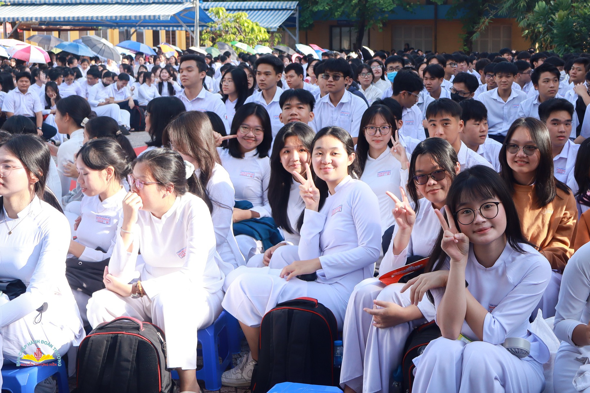 Cả nước chào mừng ngày Nhà giáo Việt Nam 20/11: Đơn giản, nhanh gọn nhưng không khí khó quên thôi rồi!- Ảnh 38.