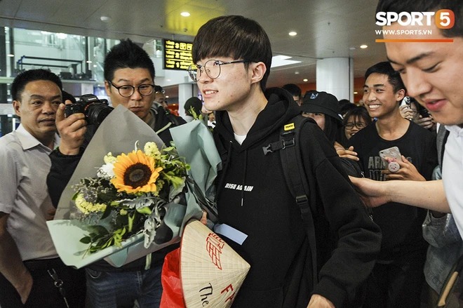 "Quỷ vương" Faker đến Việt Nam- Ảnh 3. "Quỷ vương" Faker đến Việt Nam- Ảnh 3.