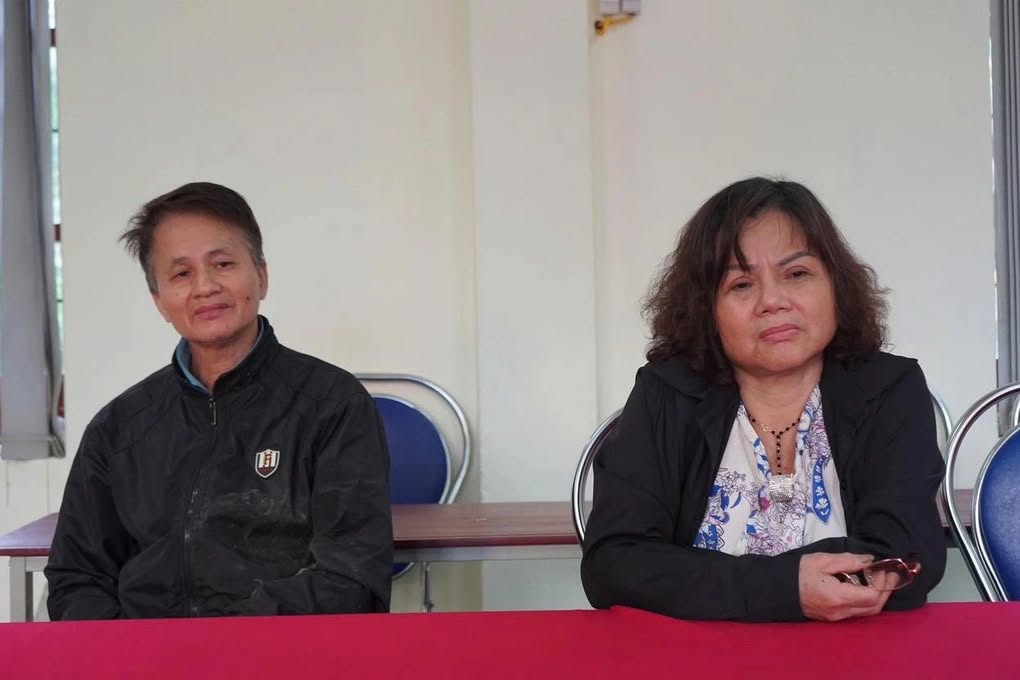 Hoàn cảnh cháu bé bị bà nội và 2 người đàn ông bạo hành: Bố mẹ ly hôn khi mới 1 tuổi, kể bị đánh 4 tiếng- Ảnh 3.