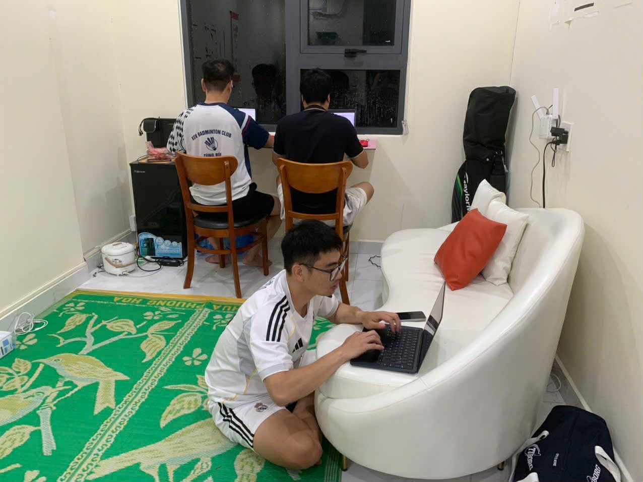 Nhóm kỹ sư FPT thức trắng đêm làm phần mềm miễn phí giúp dự báo mưa lũ, theo dõi ngập và gửi tín hiệu kêu cứu- Ảnh 2.