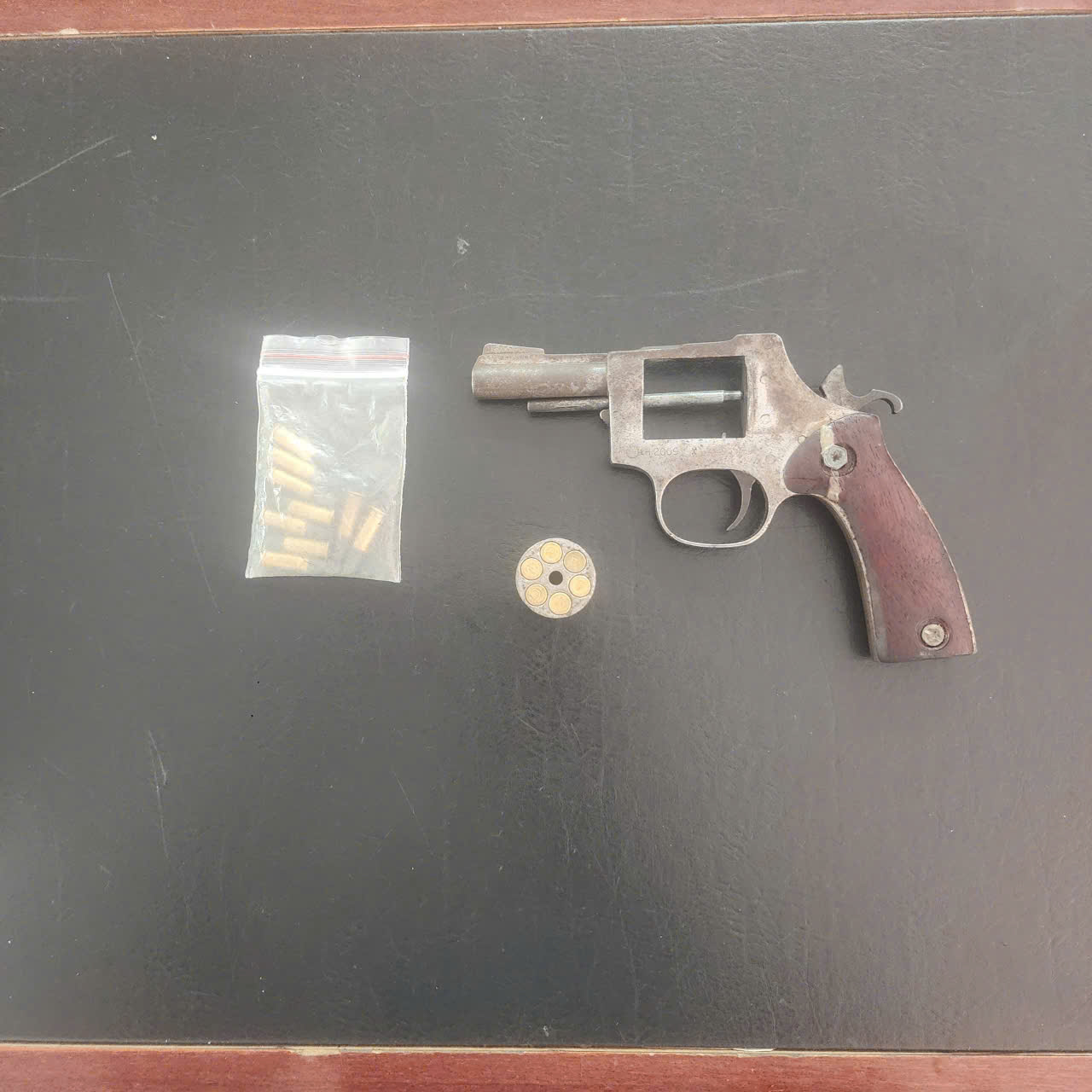 Khám xét chỗ ở, bắt "ông trùm" Lê Thái Hà sinh năm 1994- Ảnh 4. Khám xét chỗ ở, bắt "ông trùm" Lê Thái Hà sinh năm 1994- Ảnh 4.