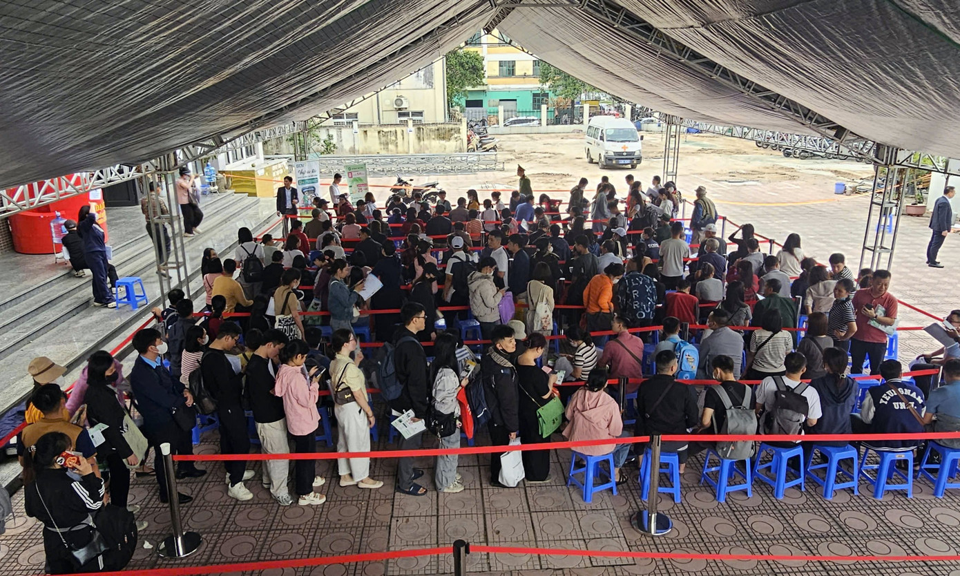 Cận cảnh quy trình bấm số, nhận hồ sơ nhà ở xã hội từ 900 triệu đồng/căn- Ảnh 4.