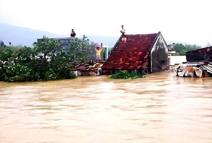 Hơn 19.000 ngôi nhà bị ngập, Gia Lai xin hỗ trợ khẩn cấp 2.000 tấn gạo- Ảnh 1.