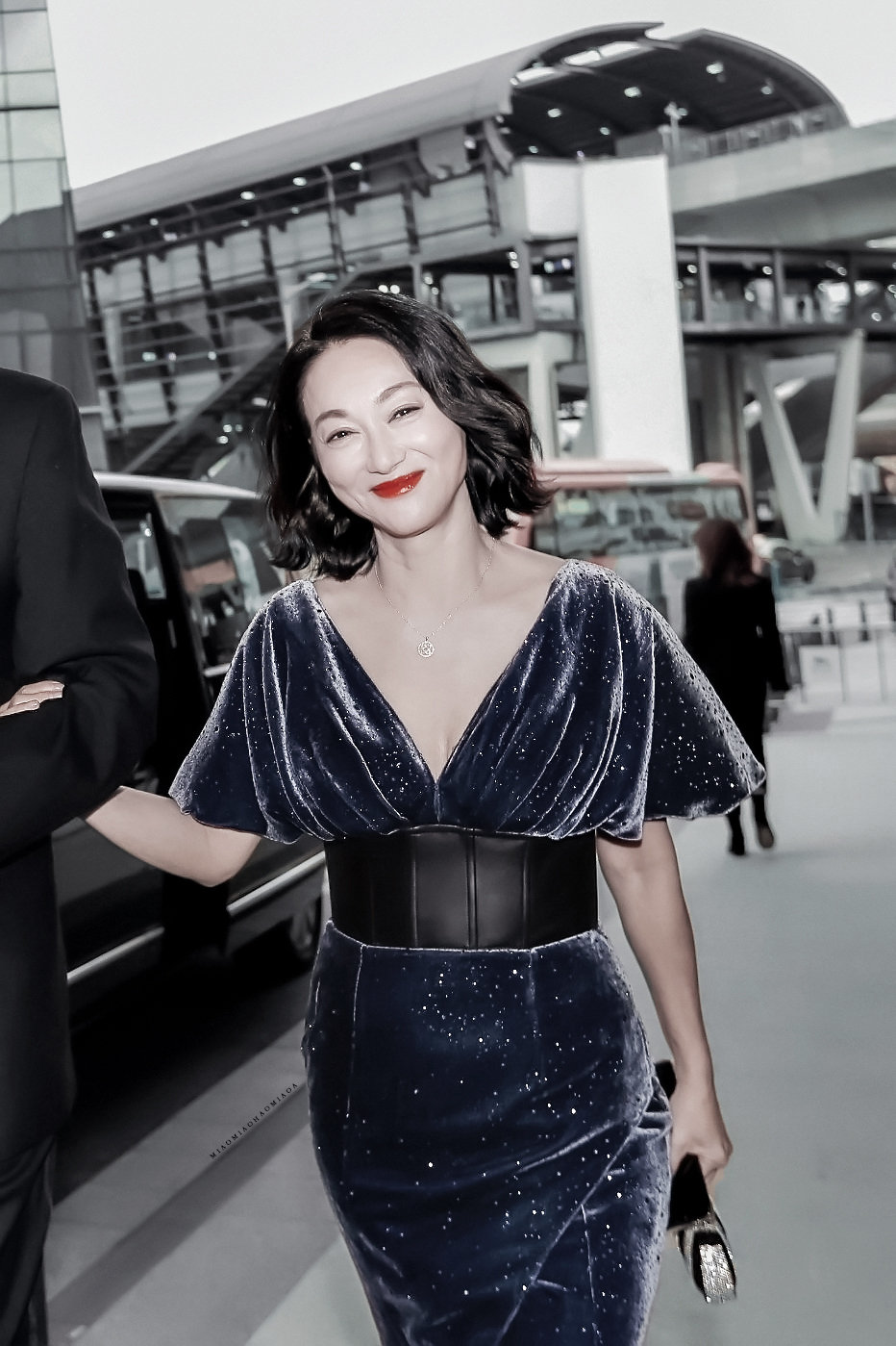 Sao nữ đòi bán cúp vàng, yêu cầu tăng lương gấp 100 lần khi vừa lên ngôi Ảnh hậu- Ảnh 1.