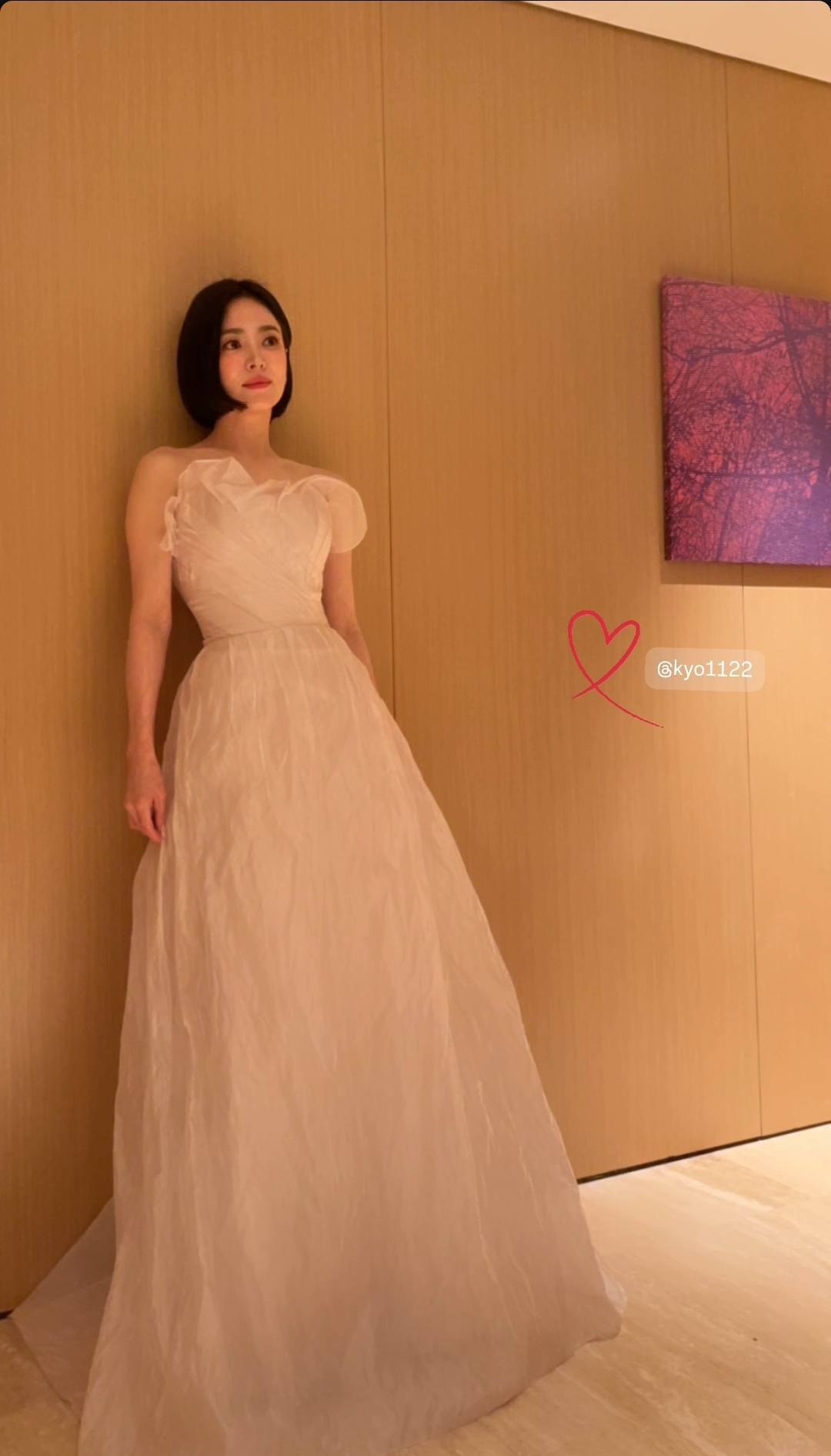 Song Hye Kyo lướt qua ống kính cũng gây thương nhớ vì dáng săn mảnh, da mọng collagen: Bí quyết gói gọn trong 3 thực phẩm, 1 loại nước rẻ bèo của người Việt- Ảnh 5.