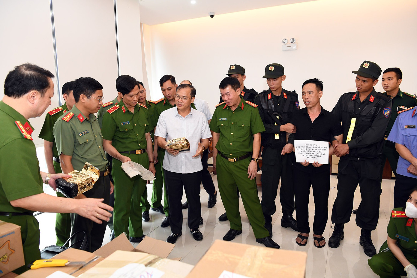 Bộ Công an phá chuyên án 825P, thu giữ 777 kg ma túy tổng hợp- Ảnh 2.