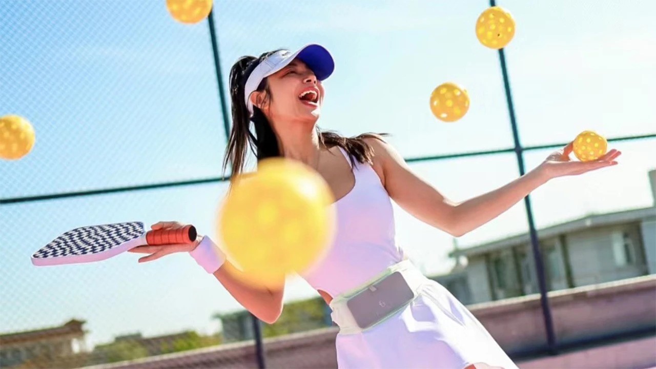Chỉ trong 10 tháng, người Việt đã chi gần 400 tỷ đồng mua vợt pickleball, khoảng 37% dân số đã từng cầm vợt- Ảnh 1. Chỉ trong 10 tháng, người Việt đã chi gần 400 tỷ đồng mua vợt pickleball, khoảng 37% dân số đã từng cầm vợt- Ảnh 1.
