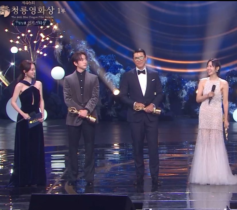 Phản ứng của Son Ye Jin khi chạm mặt 