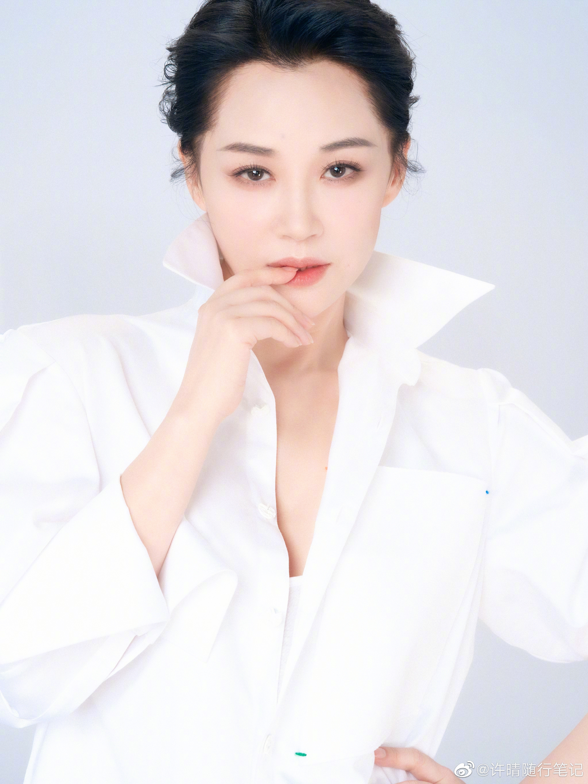 Rầm rộ tin cấm sóng vĩnh viễn nữ diễn viên H.T- Ảnh 4. Rầm rộ tin cấm sóng vĩnh viễn nữ diễn viên H.T- Ảnh 4.