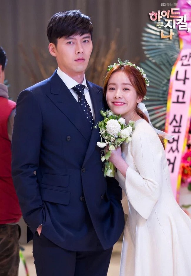 Phản ứng của Son Ye Jin khi chạm mặt 