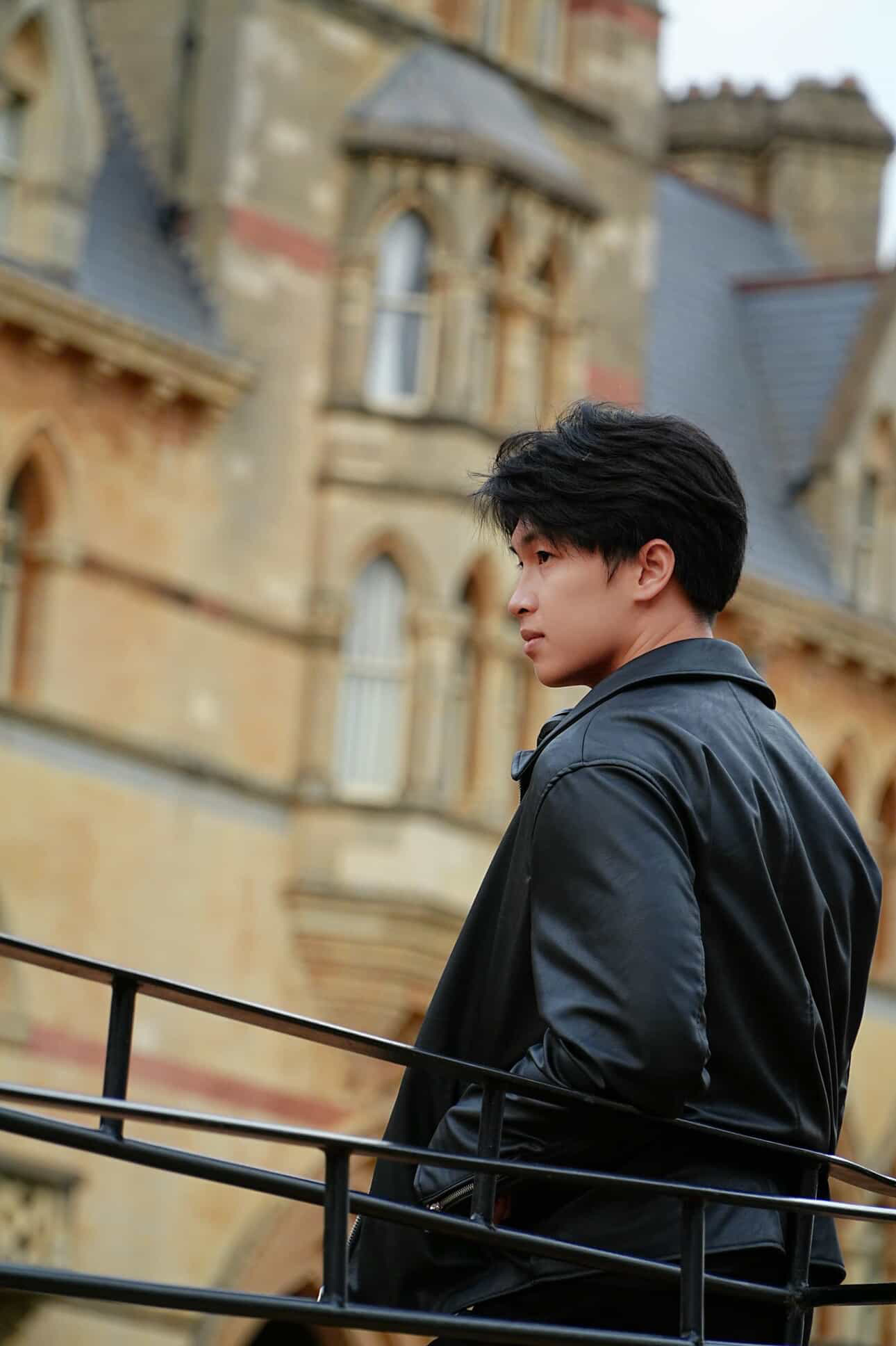 Danh tính “anh thầy xấu trai” nhất TikTok, visual khiến học sinh giật mình- Ảnh 3.