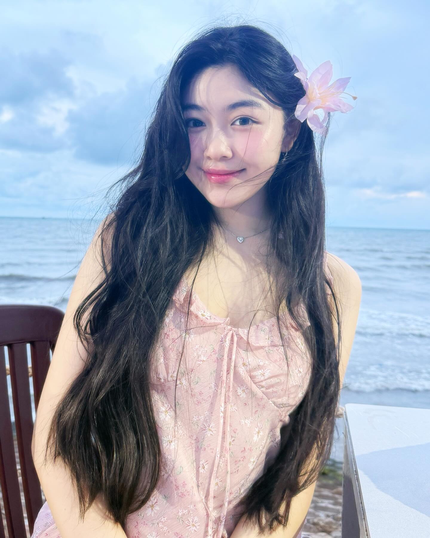 Lọ Lem suýt mất hạng bởi gái xinh 2k5 đang hot- Ảnh 6. Lọ Lem suýt mất hạng bởi gái xinh 2k5 đang hot- Ảnh 6.