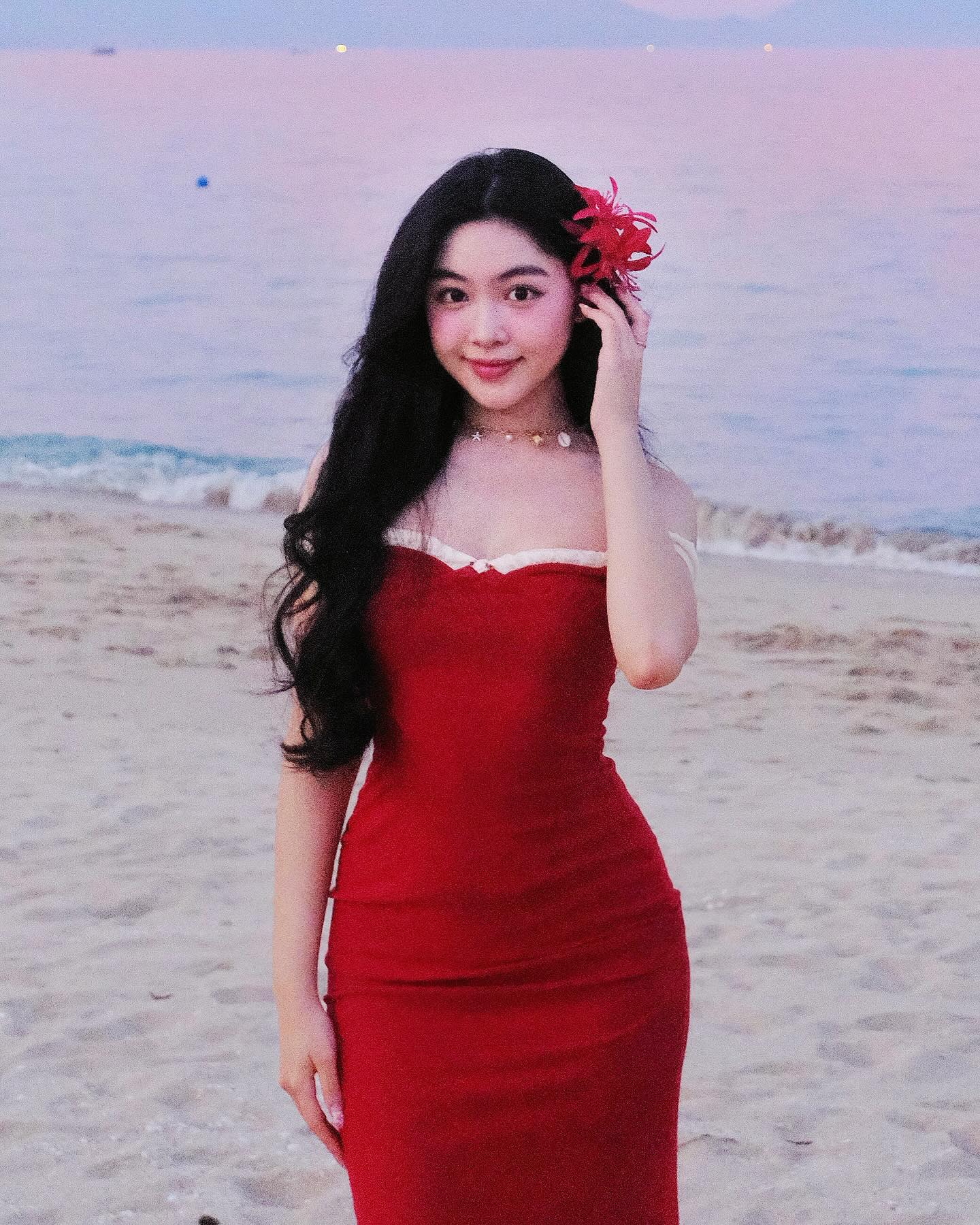 Lọ Lem suýt mất hạng bởi gái xinh 2k5 đang hot- Ảnh 7. Lọ Lem suýt mất hạng bởi gái xinh 2k5 đang hot- Ảnh 7.