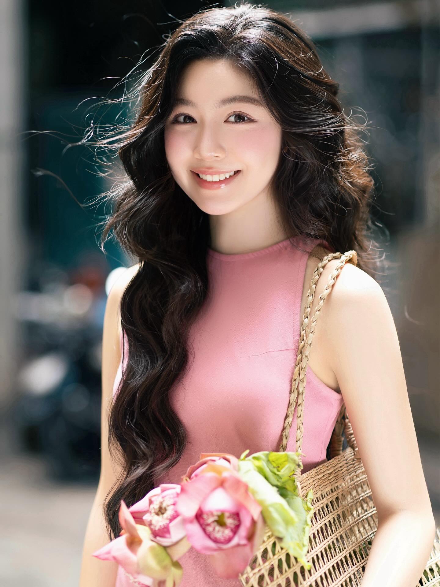 Lọ Lem suýt mất hạng bởi gái xinh 2k5 đang hot- Ảnh 5. Lọ Lem suýt mất hạng bởi gái xinh 2k5 đang hot- Ảnh 5.